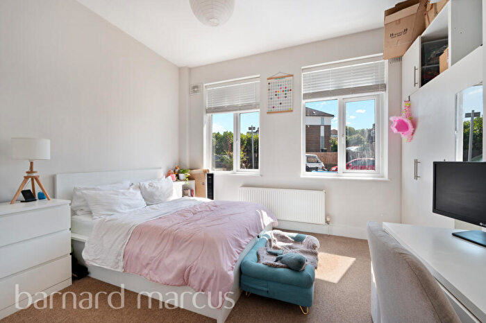 1 Bedroom Apartment To Rent In Surbiton Hill Park, Surbiton, KT5