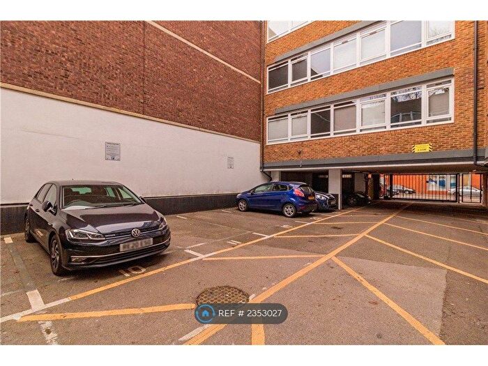 1 Bedroom Flat To Rent In Desborough Road, High Wycombe, HP11