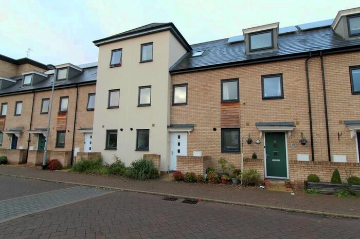 3 Bedroom Town House To Rent In Unwin Square, Cambridge, CB4