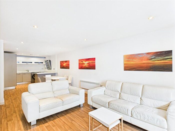 3 Bedroom Apartment To Rent In Avalon, West Street, Brighton, BN1