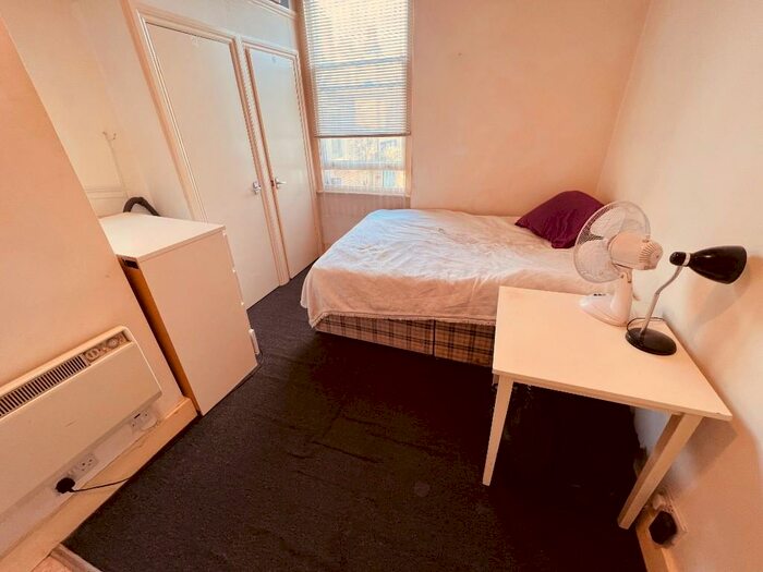 Studio To Rent In St. John's Way, London, N19