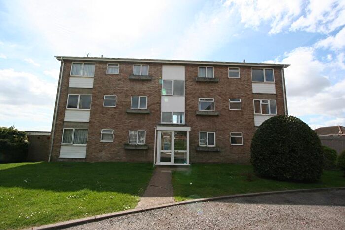 2 Bedroom Apartment For Sale In Gatefield Court, Walton On The Naze, CO14
