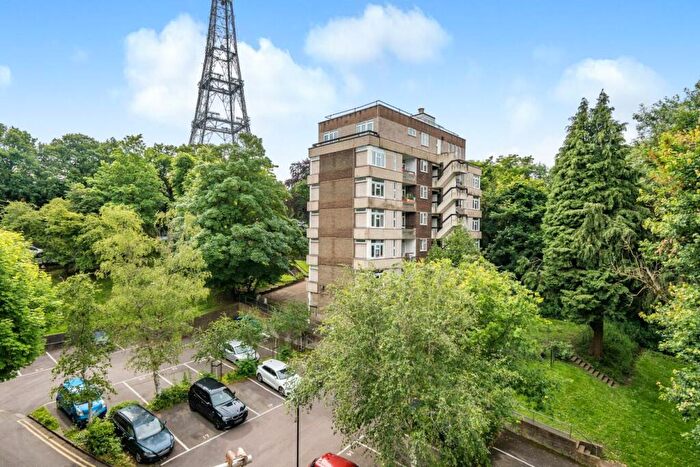 2 Bedroom Flat For Sale In College Road, Crystal Palace, SE19