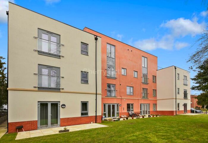 2 Bedroom Apartment To Rent In Hightown Gardens, Banbury, OX16