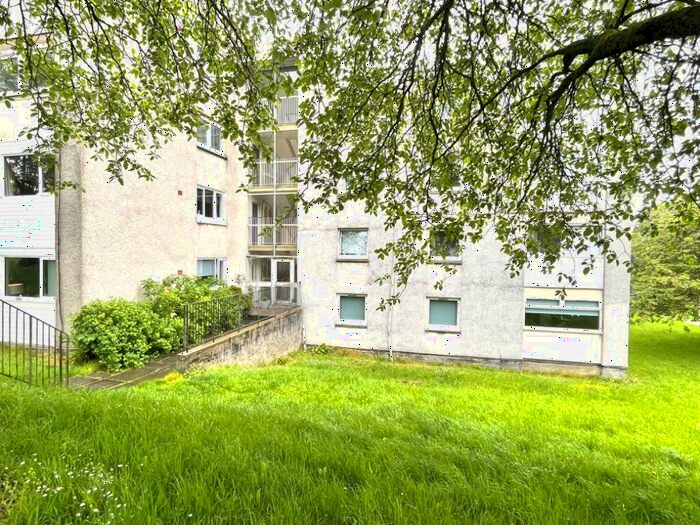 2 Bedroom Flat To Rent In Waverley, Glasgow, G74