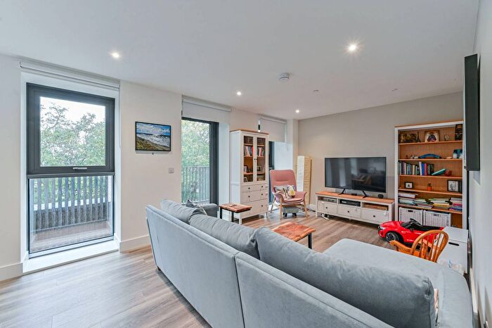 3 Bedroom Flat For Sale In Spruce House, Greenwich, London, SE10