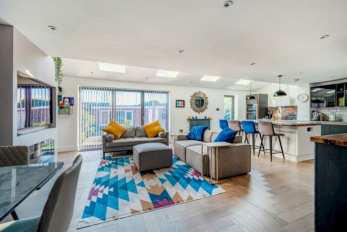 3 Bedroom House To Rent In Rydings, Windsor, SL4