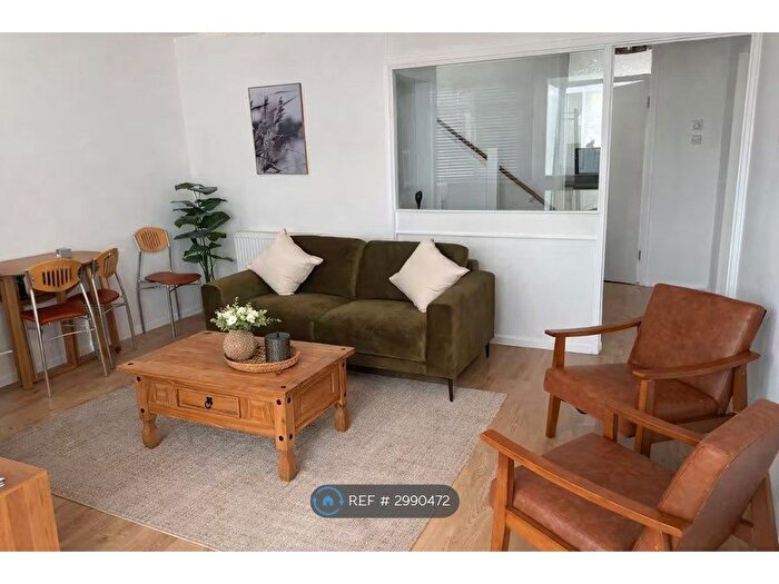 4 Bedroom Terraced House To Rent In Cowdrey Place, Canterbury, CT1