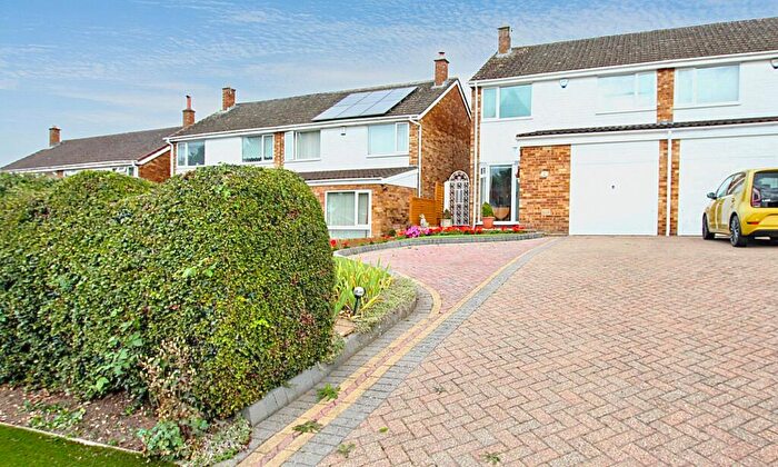 3 Bedroom Semi Detached House For Sale In Eastern Green Road, Coventry, CV5