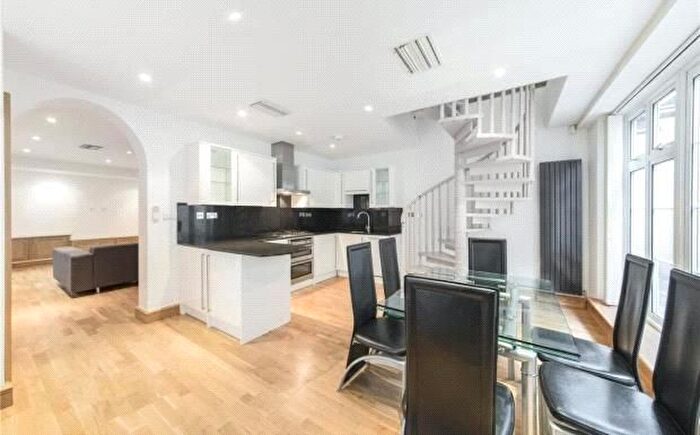 3 Bedroom Flat To Rent In Marsham Street, Westminster, London, SW1P