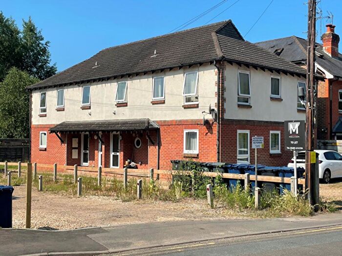 2 Bedroom Flat For Sale In Peperharow Road, Godalming, GU7