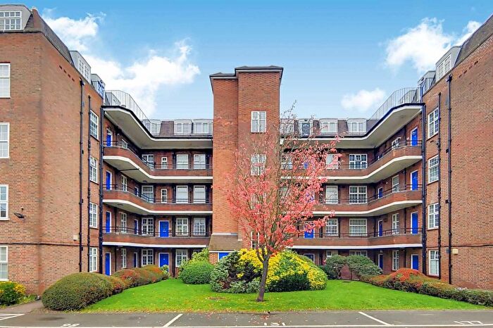2 Bedroom Flat For Sale In Gordon House, Western Avenue, London, W5