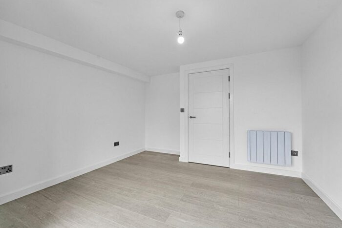 2 Bedroom Flat To Rent In Staines Road, Hounslow, TW14