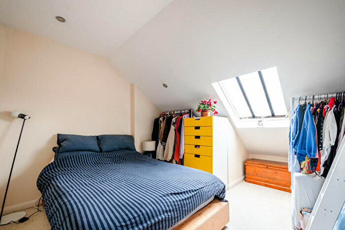 1 Bedroom Flat For Sale In Hackney Road, E2