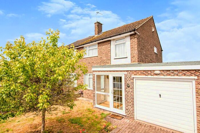 3 Bedroom Semi-Detached House To Rent In The Landway, Bearsted, Maidstone, Kent, ME14