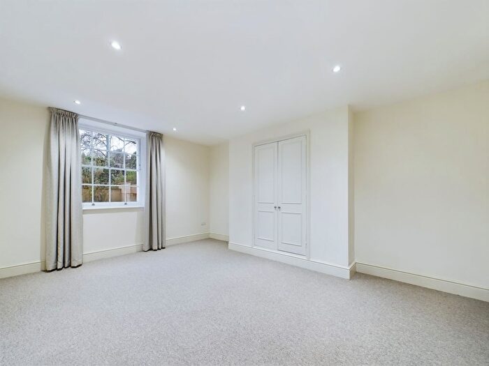 2 Bedroom Flat To Rent In Ellingham House, Pittville Lawn, Cheltenham, Gloucestershire, GL52