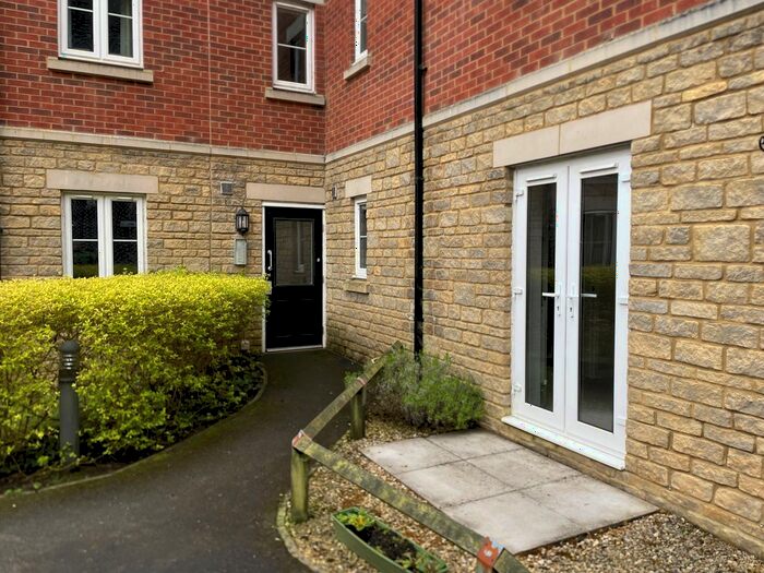 2 Bedroom Flat To Rent In Knights Maltings, Frome, BA11