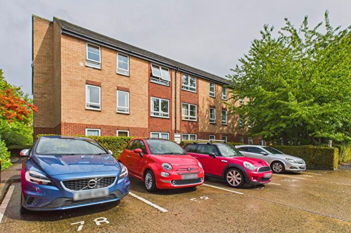 2 Bedroom Apartment For Sale In William Smith Close, Cambridge, CB1
