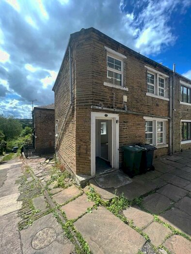 2 Bedroom Semi-Detached House To Rent In Dole Street, Thorton, Bradford, BD13