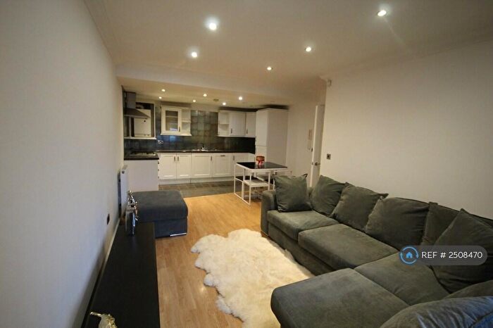 2 Bedroom Flat To Rent In Green Lane, Mossley Hill, Liverpool, L18