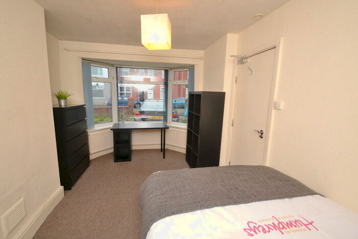 5 Bedroom Detached House To Rent In Edgeworth Drive, Fallowfield, Manchester, M14