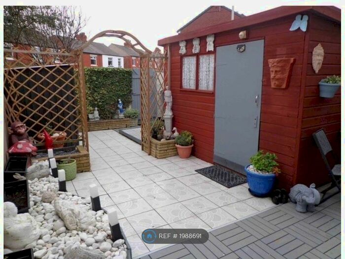 3 Bedroom Semi-Detached House To Rent In Hudson Road, Blackpool, FY1