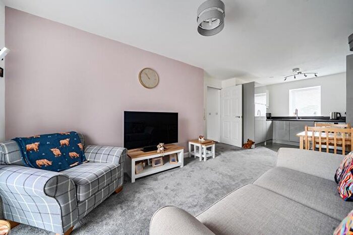 1 Bedroom Flat For Sale In High Street, Northampton, Northamptonshire, NN5