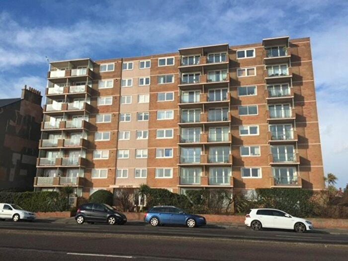2 Bedroom Flat To Rent In Kingsway, Hove, BN3