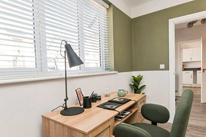 3 Bedroom Terraced House For Sale In Chudleigh Road, Alphington, Exeter, Devon, EX2