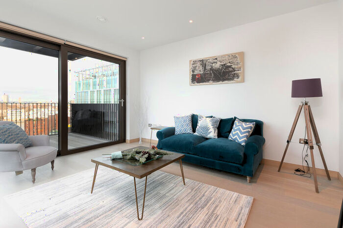 2 Bedroom Flat To Rent In Legacy Building, Viaduct Gardens, Nine Elms, London, SW11
