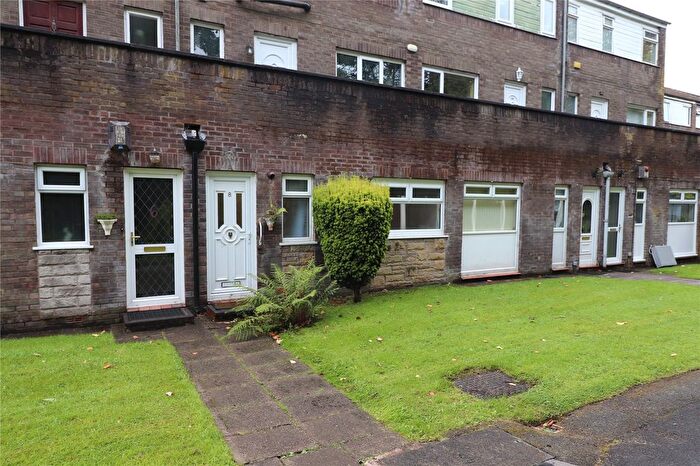 1 Bedroom Flat To Rent In Pendle Court, Bolton, Greater Manchester, BL1