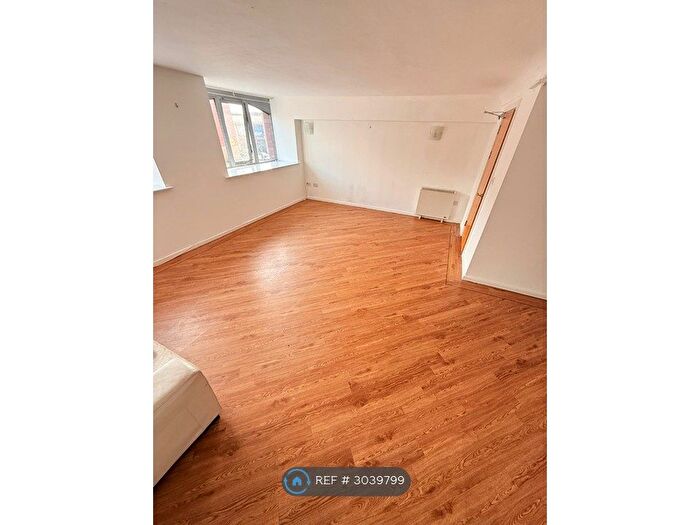 2 Bedroom Flat To Rent In New Hall Lane, Preston, PR1