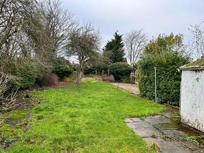 2 Bedroom Bungalow To Rent In Cliff Road, Carlton, Nottingham, NG4