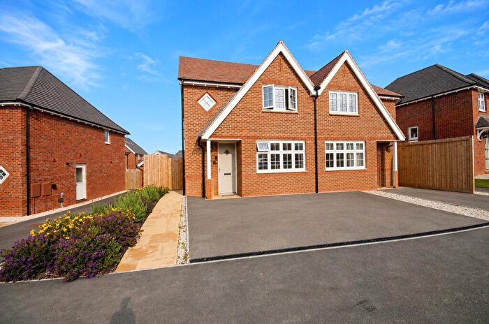 3 Bedroom Semi-Detached House For Sale In New Meadow Road, Houlton, Rugby, CV23