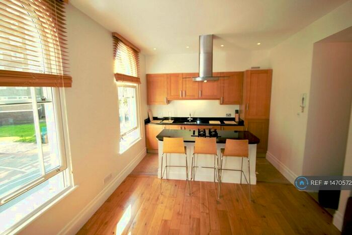2 Bedroom Flat To Rent In Kennington Lane, London, SE11