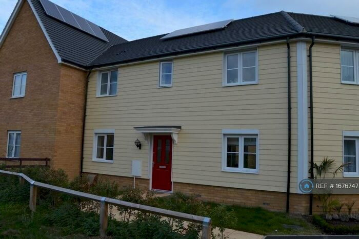 3 Bedroom Terraced House To Rent In Bernwelle Avenue, Romford, RM3