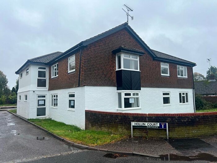 3 Bedroom Flat To Rent In Hollin Court, Crawley, West Sussex, RH10