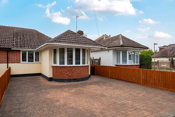 2 Bedroom Bungalow For Sale In Gaston Bridge Road, Shepperton, TW17