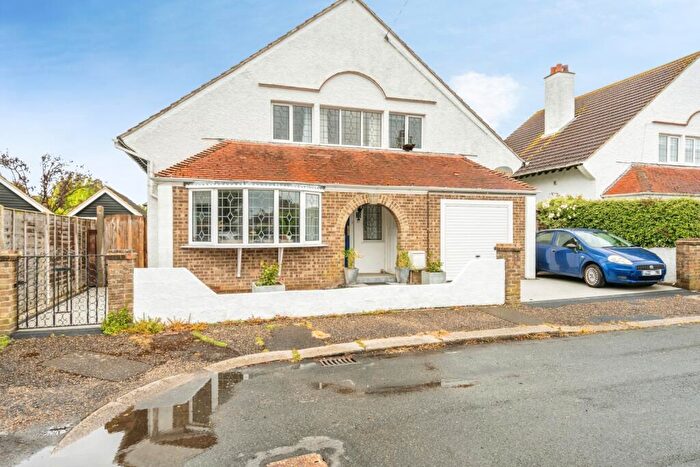 4 Bedroom Detached House For Sale In Tennyson Road, Bognor Regis, West Sussex, PO21