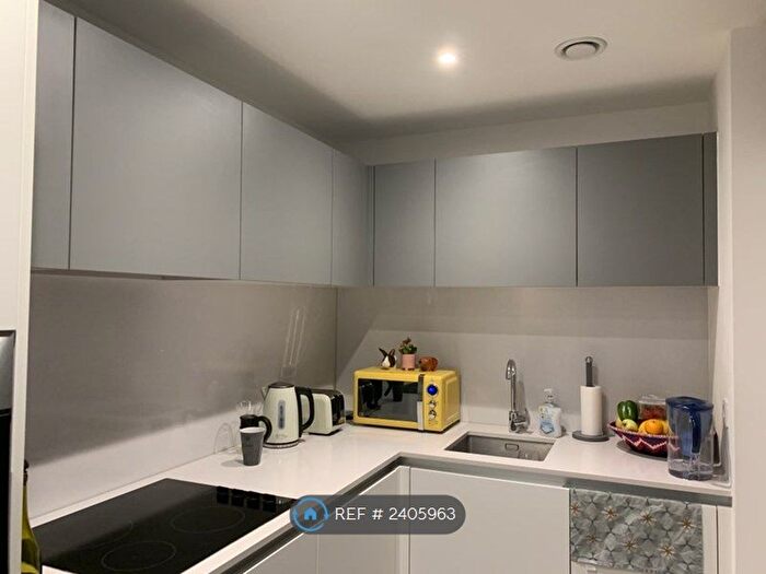 2 Bedroom Flat To Rent In Bond House, London, SE14