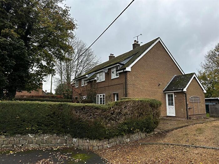 3 Bedroom House To Rent In South Street, Avebury Trusloe, Marlborough, SN8