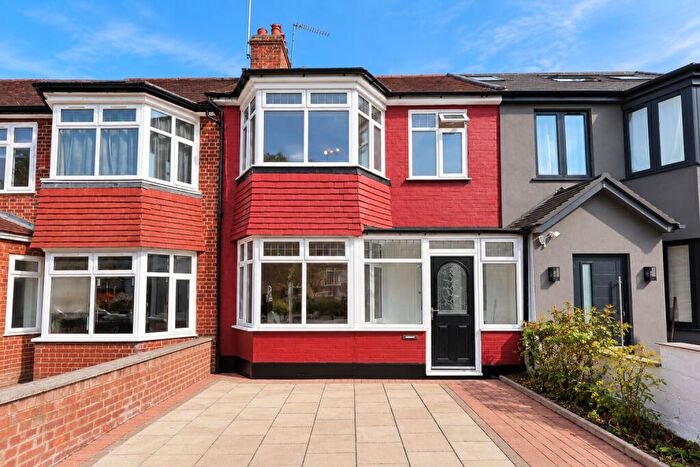 4 Bedroom Terraced House For Sale In Brentmead Gardens, Ealing, NW10