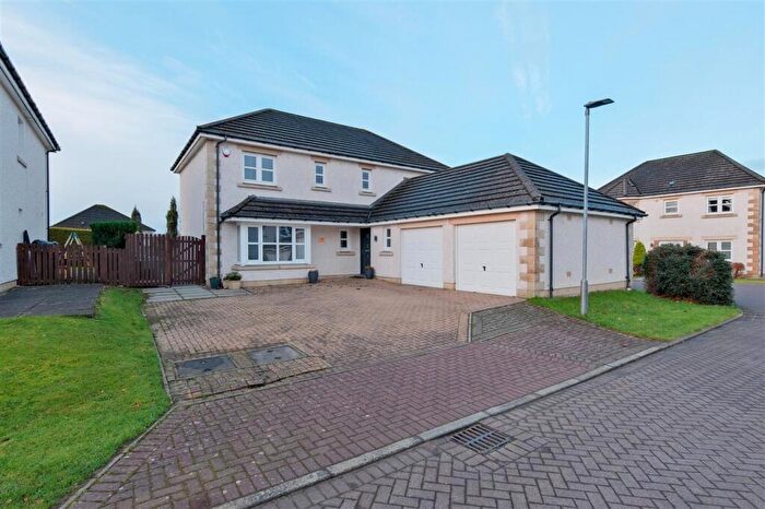 4 Bedroom Detached House For Sale In Denbeath Court, Ferniegair, Hamilton, ML3