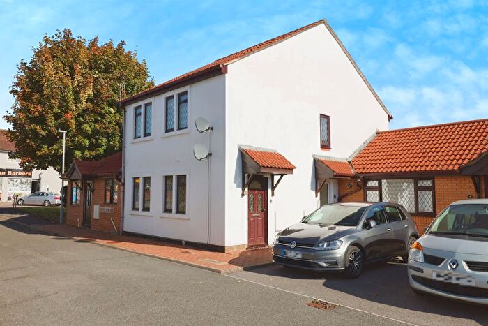 1 Bedroom Maisonette For Sale In Cherry Tree Court, Calne, SN11