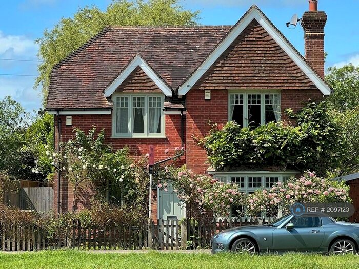 4 Bedroom Detached House To Rent In The Common, Dunsfold, Godalming, GU8