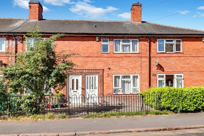 3 Bedroom Terraced House For Sale In Cliff Road, Nottingham, NG1