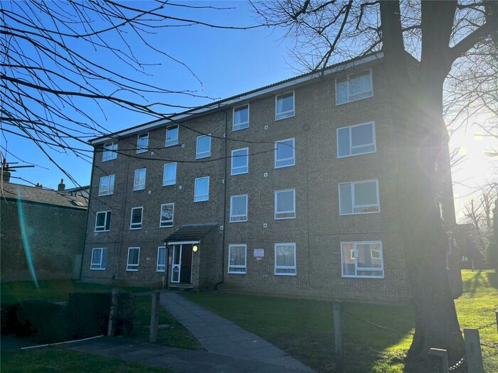 2 Bedroom Apartment To Rent In Addiscombe Road, Croydon, CR0