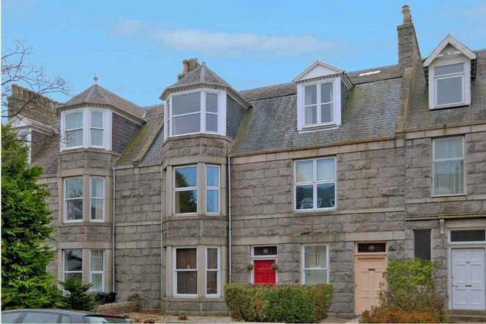 2 Bedroom Flat To Rent In Forest Avenue, First Floor, AB15