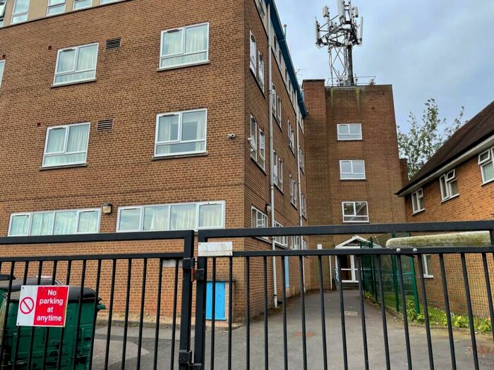 Flat To Rent In Bridge Road, Alum Rock, Birmingham, B8