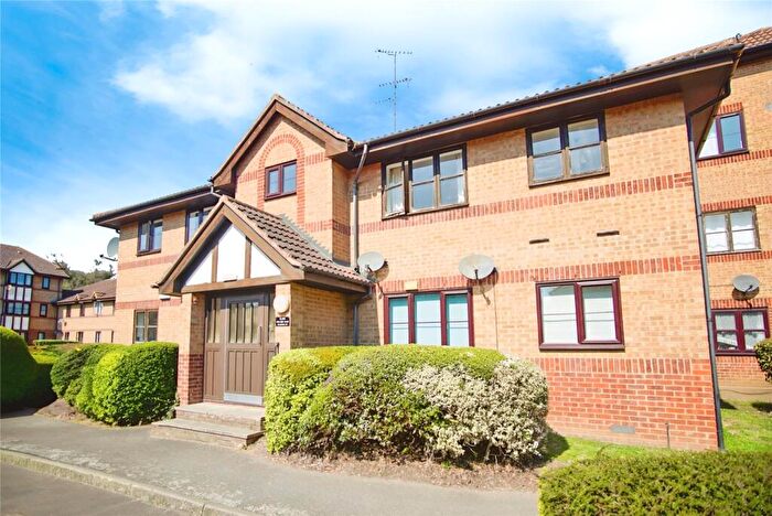 1 Bedroom Flat To Rent In Frobisher Road, Erith, Kent, DA8